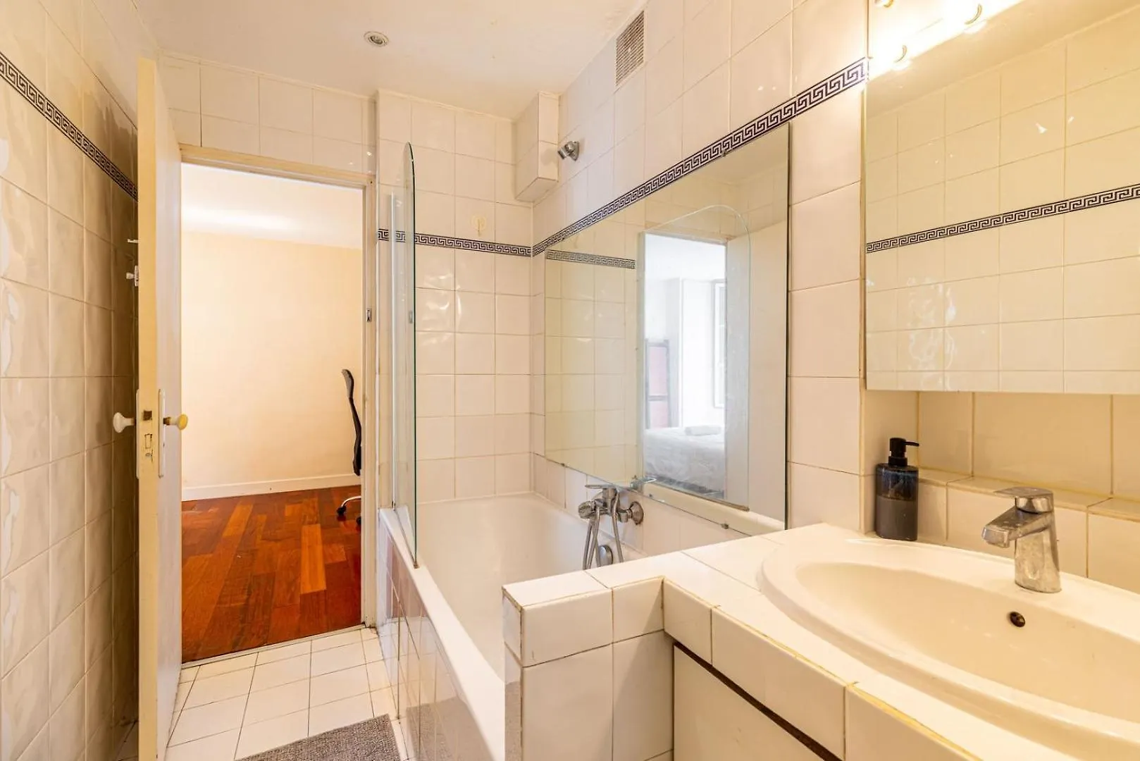 Guestready - Classic Parisian Stay Near Bastille Παρίσι